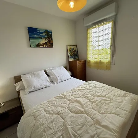 Appt 2p 6 Pers Avec Piscine Et Parking A Port Camargue - Fr-1-250-288 Apartman Le Grau-du-Roi