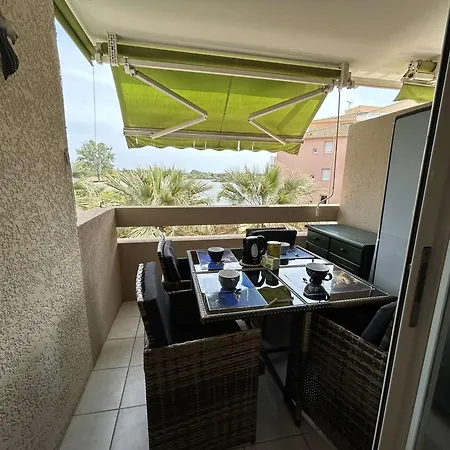 아파트 Appt 2p 6 Pers Avec Piscine Et Parking A Port Camargue - Fr-1-250-288 *