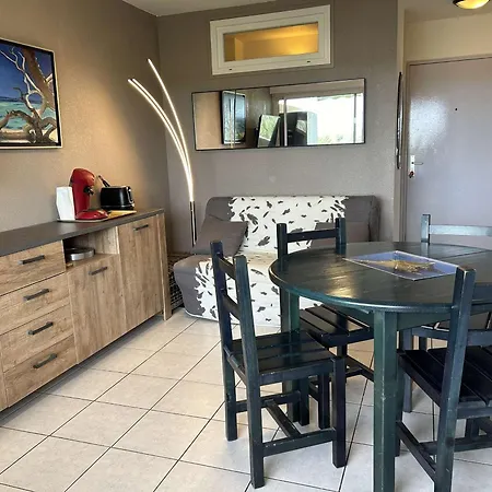 Appt 2p 6 Pers Avec Piscine Et Parking A Port Camargue - Fr-1-250-288 *